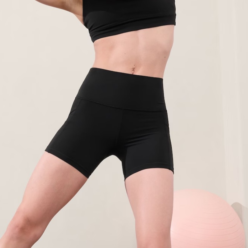 Athleta salutation stash pocket 5” bike shorts